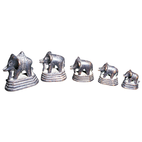 Set of five graduated bronze elephant opium weights