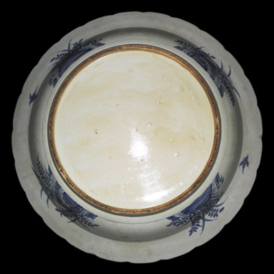 Very large (60 cm wide) Imari blue and white plate