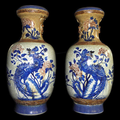 Pair Qing blue and white vases