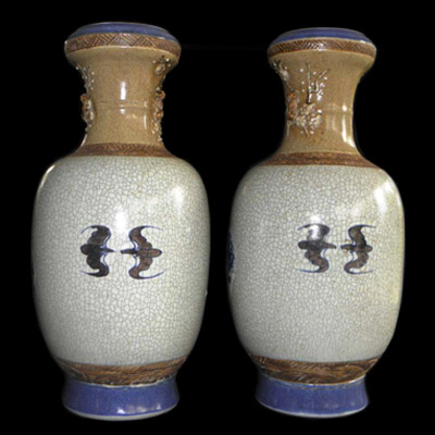 Pair Qing blue and white vases