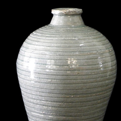 Song white glaze vase