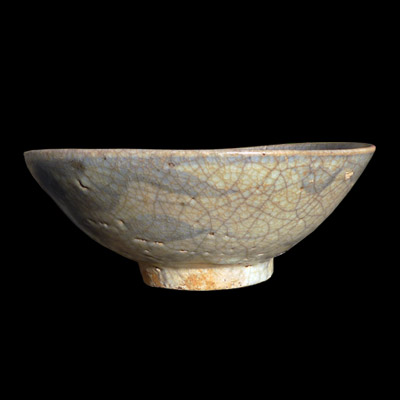 Ming light blue-green crackled glaze bowl