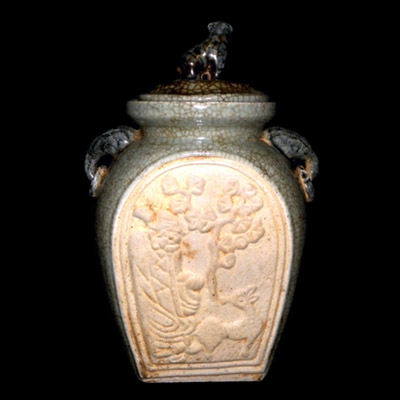 Yuan Longquan ware jar with figuative lid