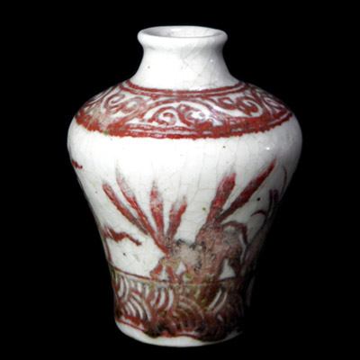 Yuan white glaze jarlet with red designs