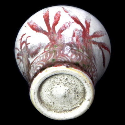 Yuan white glaze jarlet with red designs