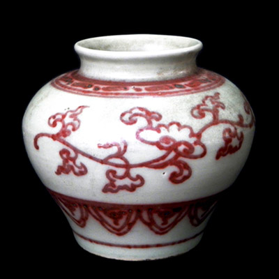 Yuan red and white jar