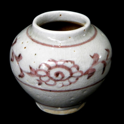 Yuan red and white underglaze jar