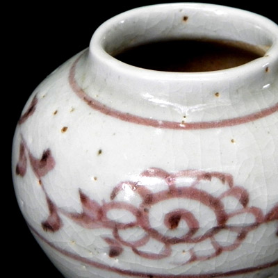 Yuan red and white underglaze jar