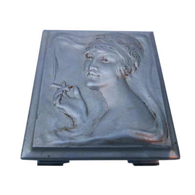 Art Nouveau cigarette box in Aluminium