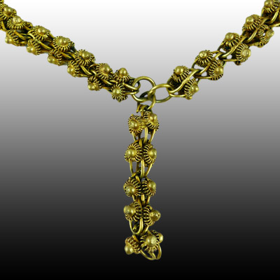 Yellow metal Minangkabau necklace with fine filigree work
