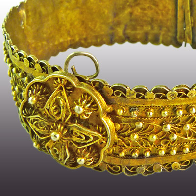 Bugis 12 ct. gold finely worked filigree style braclet