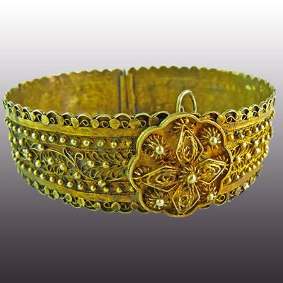 Bugis 12 ct. gold finely worked filigree style braclet