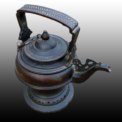Minangkabau bronze kettle of ornate form