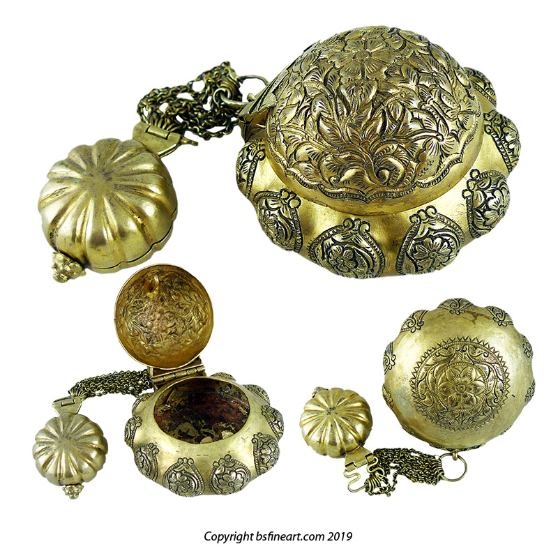 Ornately decorated Minangkabau 10 karat gold betel nut and lime container set
