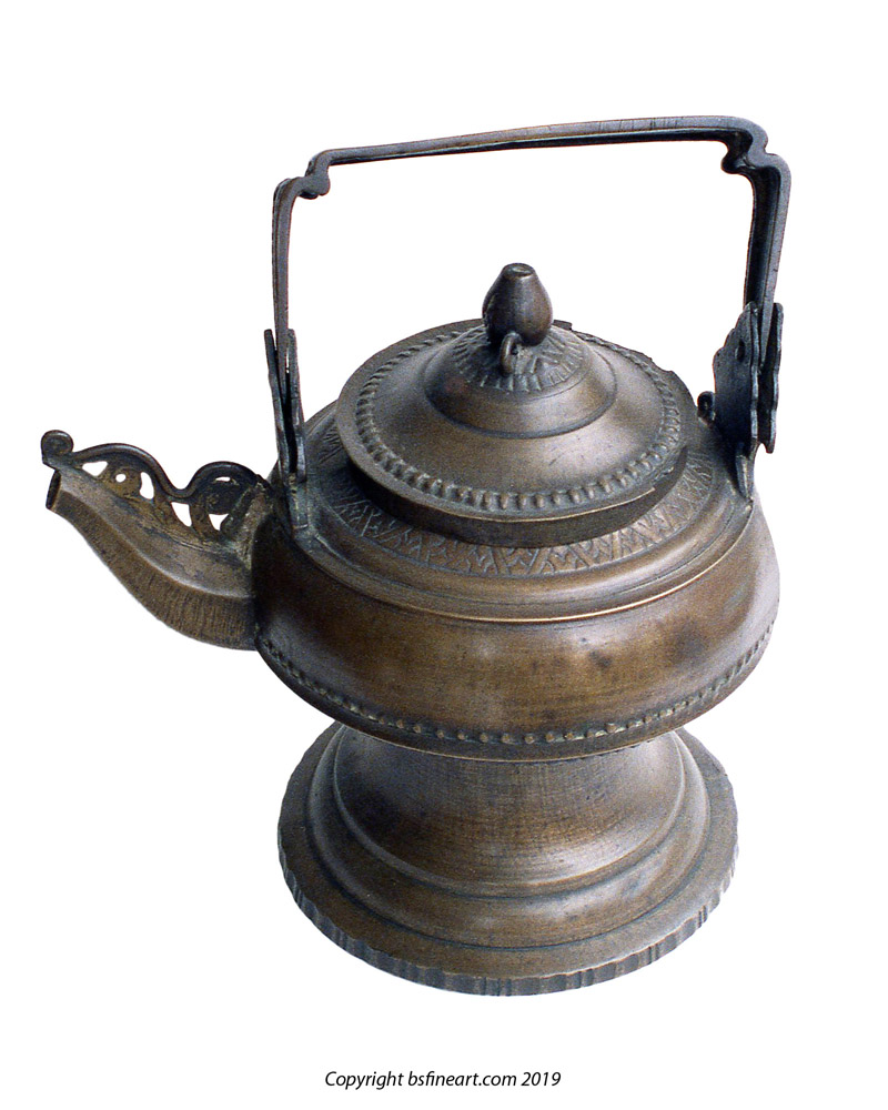 Minangkabau bronze kettle ornately decorated